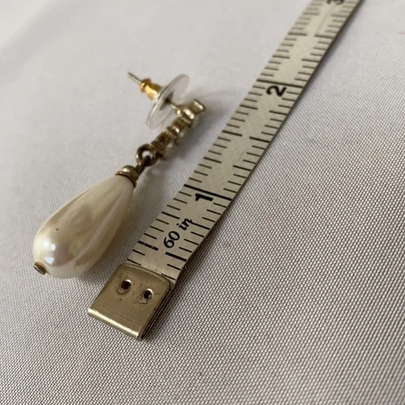 Vintage Pearl drop earrings with rhinestones - Picture 5 of 6